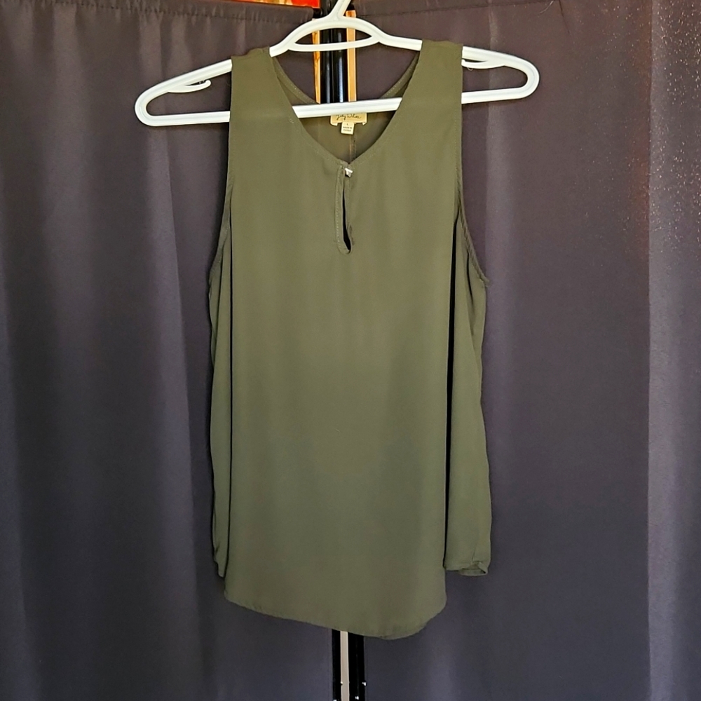 Lily White Olive Tank top. Size Large.